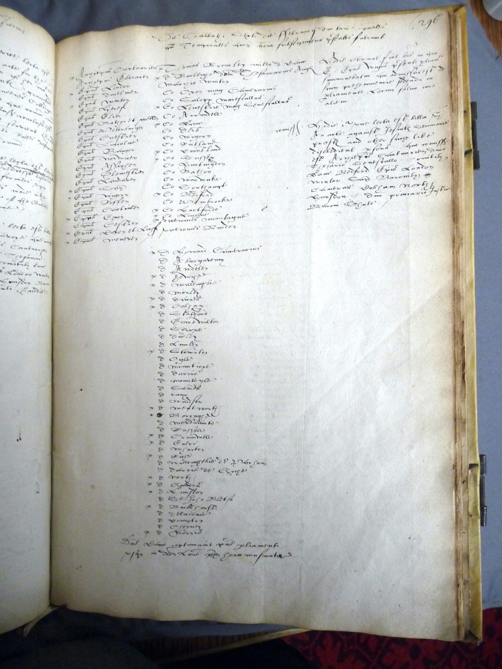 A page from the Lords' journals in 1585 with three columns of text